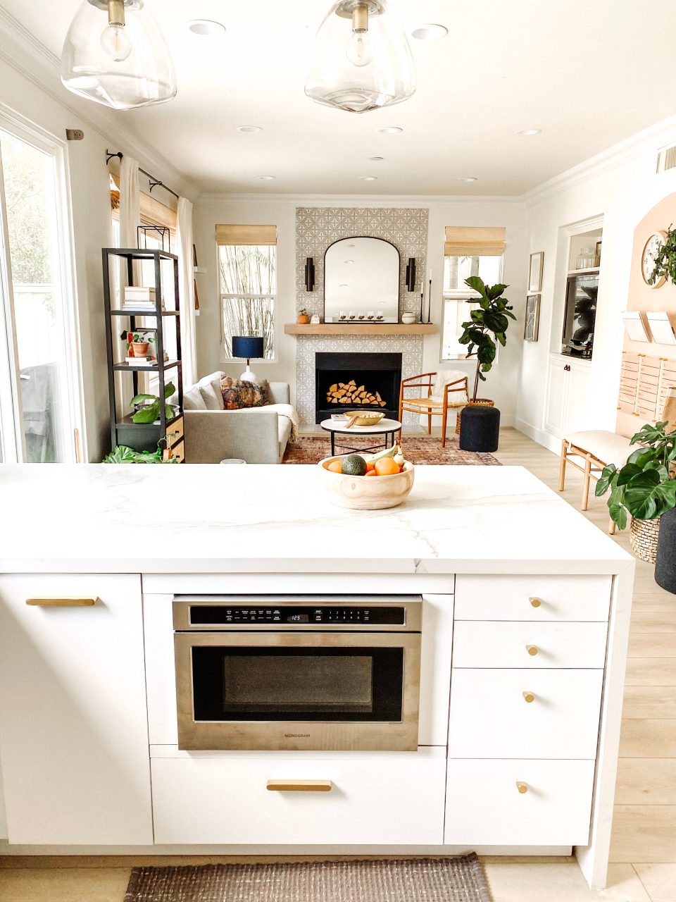 The new kitchen peninsula features exclusively cabinet drawers—even the microwave is a drawer! 